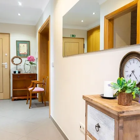 Πανσιόν Charming