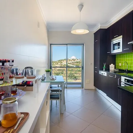 Πανσιόν Charming Λουλέ