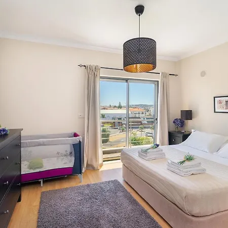 Πανσιόν Charming