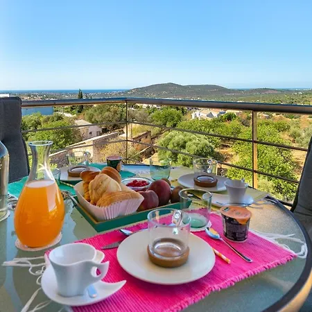 Charming Πανσιόν